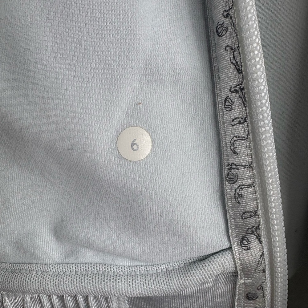 Lululemon Da Bomber Cropped Jacket size 6 - Picture 13 of 13